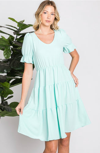 The Effortless Short-Sleeve Dress in Mint